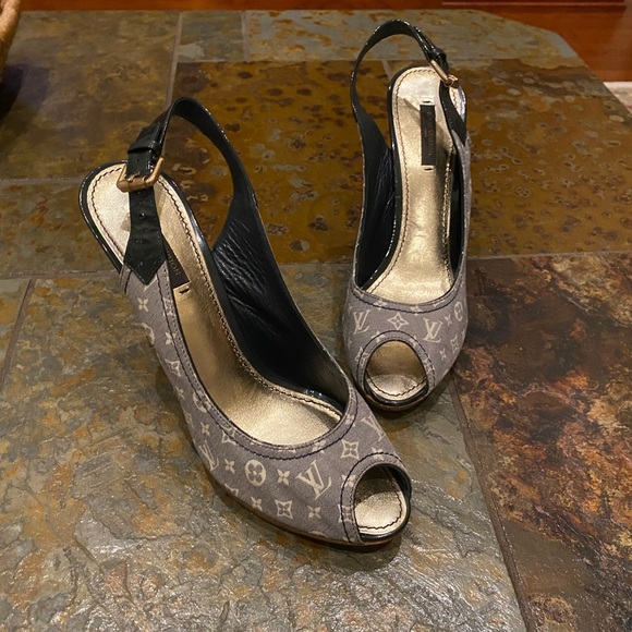 Louis Vuitton Monogram Heels - Picture 12 of 14